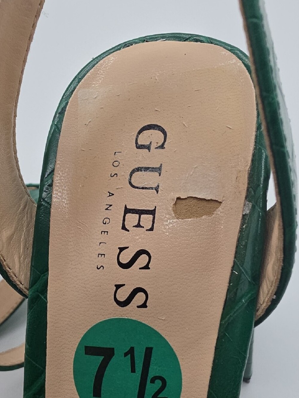 *Brand New* GUESS Emerald Green Croc-Embossed Platform Block Heels - Picture 5 of 5